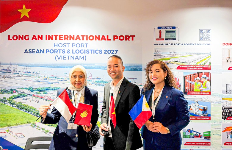 Doanh nghiệp cảng biển Việt Nam lần đầu nhận giải cảng xanh thông minh khu vực châu Á - Thái Bình Dương - Ảnh 1.