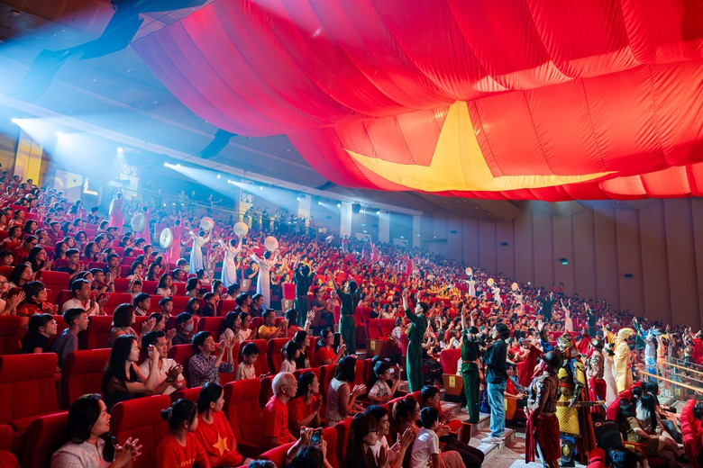 Chuy&ecirc;n gia: &ldquo;Đất nước thi&ecirc;n h&ugrave;ng ca mở lối đi mới cho c&ocirc;ng nghiệp văn h&oacute;a Việt Nam&rdquo; - Ảnh 3.