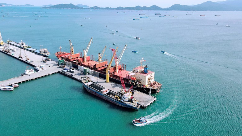 Khánh Hòa kêu gọi đầu tư phát triển hệ sinh thái cảng biển, logistics, hướng tới cảng biển đặc biệt - Ảnh 3.