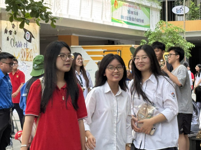 Điểm chuẩn đại học được dự b&aacute;o giảm, th&iacute; sinh hưởng lợi ra sao? - Ảnh 2.