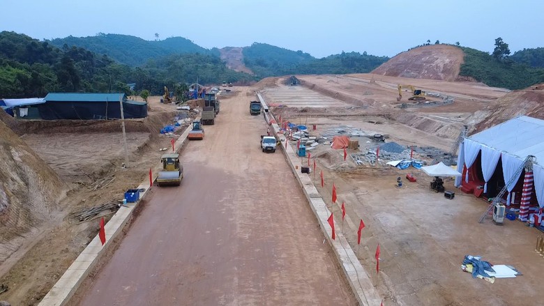 L&agrave;o Cai: Gỡ "n&uacute;t thắt" mặt bằng, mở đường đ&oacute;n nh&agrave; đầu tư v&agrave;o Cụm c&ocirc;ng nghiệp Ph&uacute; Thịnh - Ảnh 6.