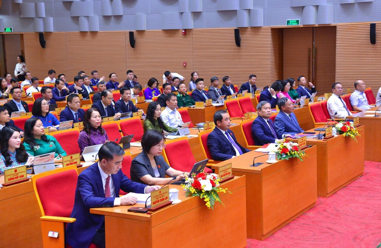 Chất vấn an to&agrave;n thực phẩm: Chủ tịch HĐND H&agrave; Nội y&ecirc;u cầu truy tr&aacute;ch nhiệm chợ Long Bi&ecirc;n - Ảnh 1.