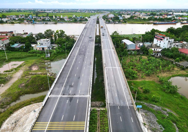 Ninh Bình đẩy nhanh quy hoạch kiến trúc hướng tới thành phố trực thuộc Trung ương 2030 - Ảnh 1.