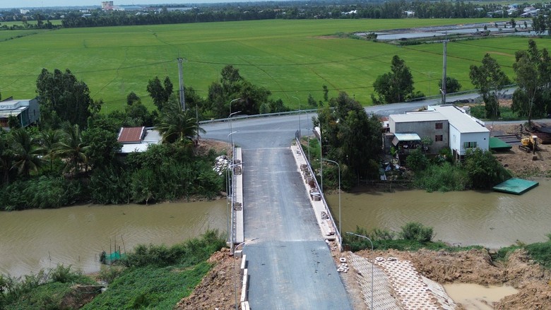 Th&ocirc;ng xe hai cầu Ph&uacute; Hiệp v&agrave; C&agrave; D&acirc;m ở Đồng Th&aacute;p - Ảnh 1.