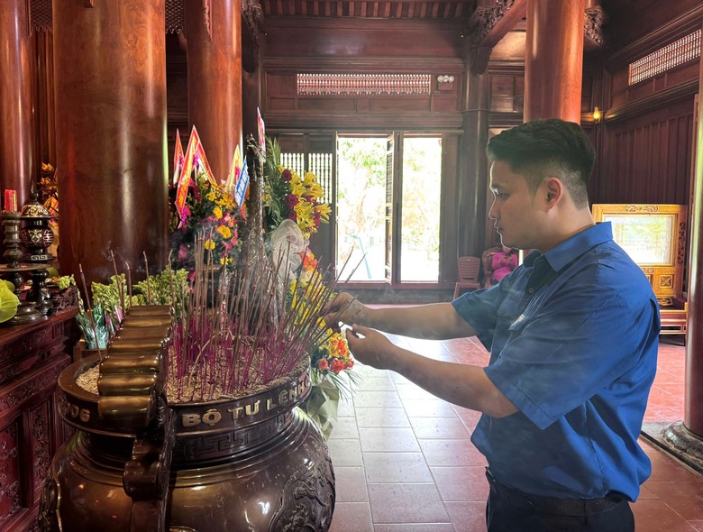 H&agrave;nh tr&igrave;nh về nguồn đầy &yacute; nghĩa của tuổi trẻ B&aacute;o X&acirc;y dựng - Ảnh 2.