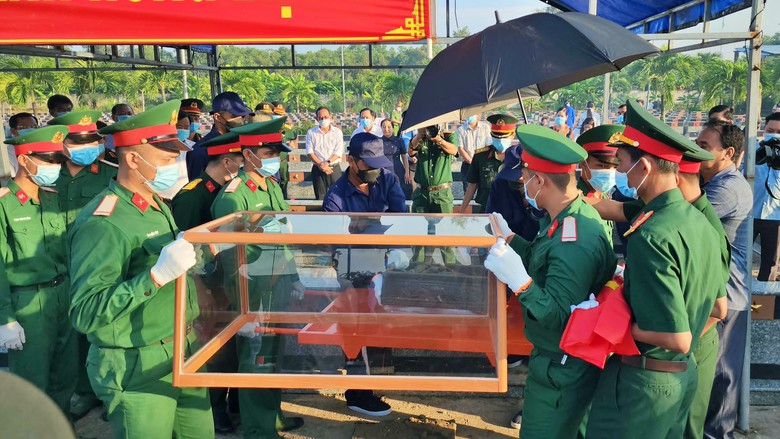 C&agrave; Mau: Lấy mẫu sinh phẩm x&aacute;c định danh t&iacute;nh 761 liệt sĩ chưa x&aacute;c định được th&ocirc;ng tin - Ảnh 6.