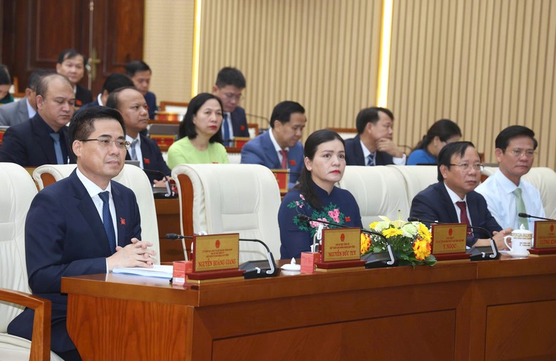 HĐND tỉnh Quảng Ngãi họp thường kỳ, bàn nhiều nội dung quan trọng - Ảnh 3.