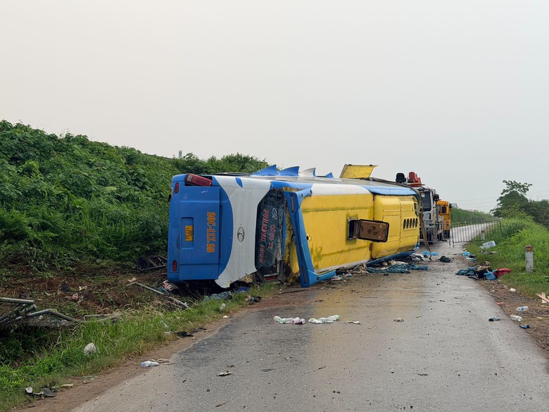 Cục CSGT thông tin ''nóng'' sau hai vụ TNGT liên quan xe khách, 11 người tử vong - Ảnh 2.