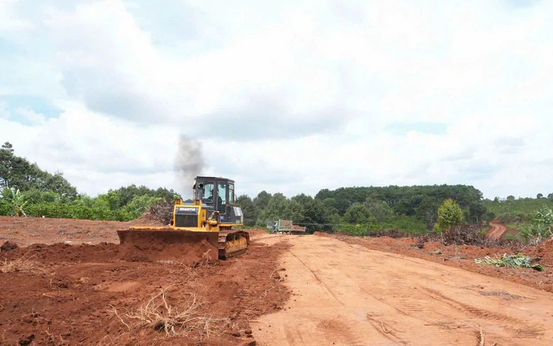 Bộ Xây dựng yêu cầu thi công đồng loạt 2 dự án cao tốc lớn qua Lâm Đồng ngay trong tháng 7 - Ảnh 1.