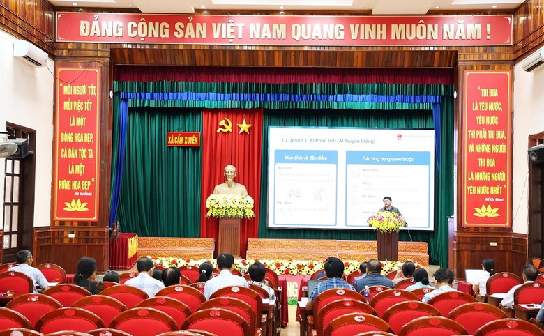Hạ tầng số cấp xã đã sẵn sàng, nhưng còn thiếu "mắt xích" nhân lực - Ảnh 1.