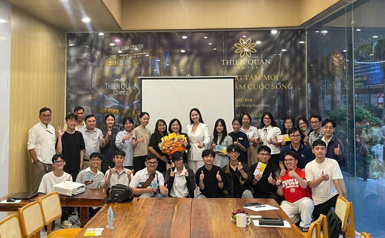 Sinh vi&ecirc;n UAH Cần Thơ gi&agrave;nh giải Nhất cuộc thi thiết kế kiến tr&uacute;c Thi&ecirc;n Qu&acirc;n Center - Ảnh 1.