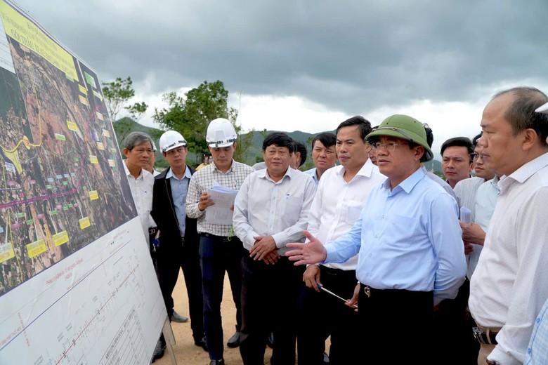 Gia Lai quyết liệt gỡ khó, sớm khởi công 75 dự án lớn - Ảnh 1.
