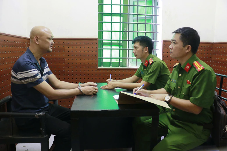 Triệt phá 2 nhóm cá độ bóng đá có giao dịch hơn 6,6 tỷ động, bắt hàng chục đối tượng - Ảnh 2.