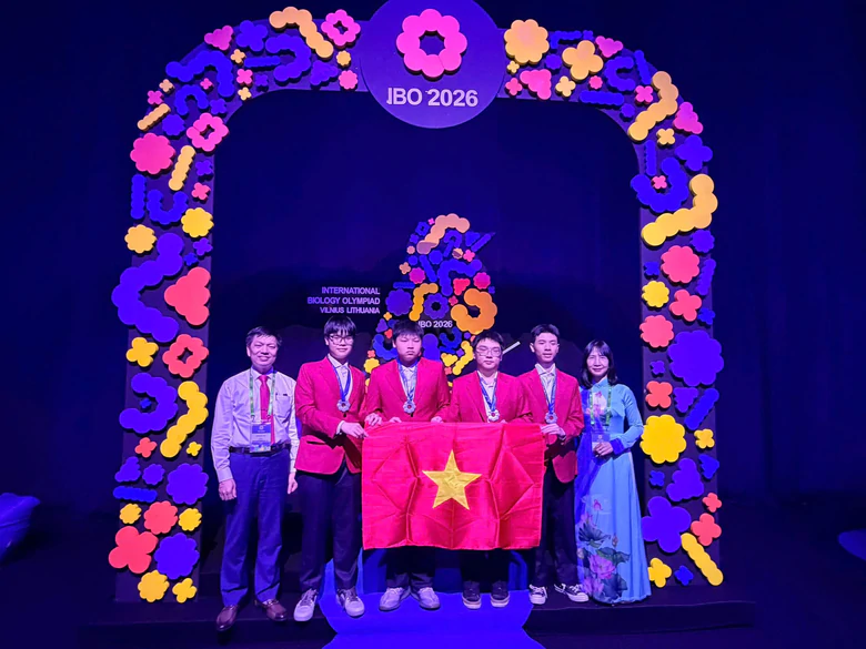 Đội tuyển Việt Nam giành trọn 4 huy chương vàng Olympic Hóa học quốc tế - Ảnh 1.