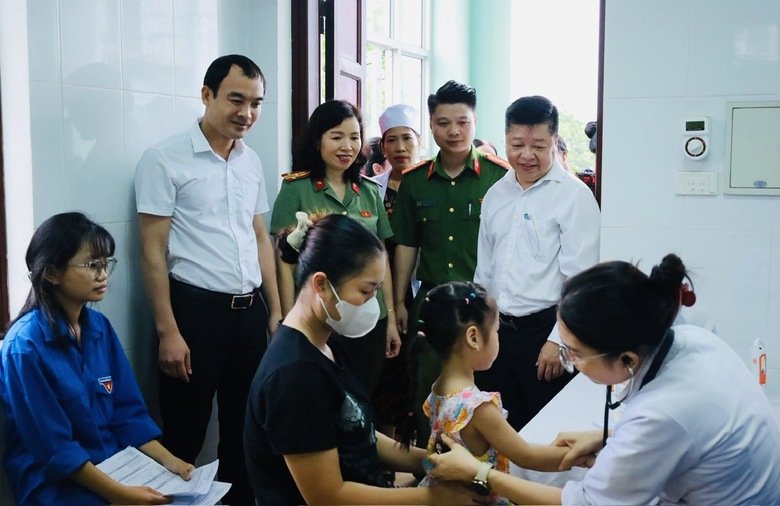 Một năm ch&iacute;nh quyền 2 cấp ở H&agrave; Nội: Từ bộ m&aacute;y tinh gọn đến nền h&agrave;nh ch&iacute;nh phục vụ - Ảnh 3.