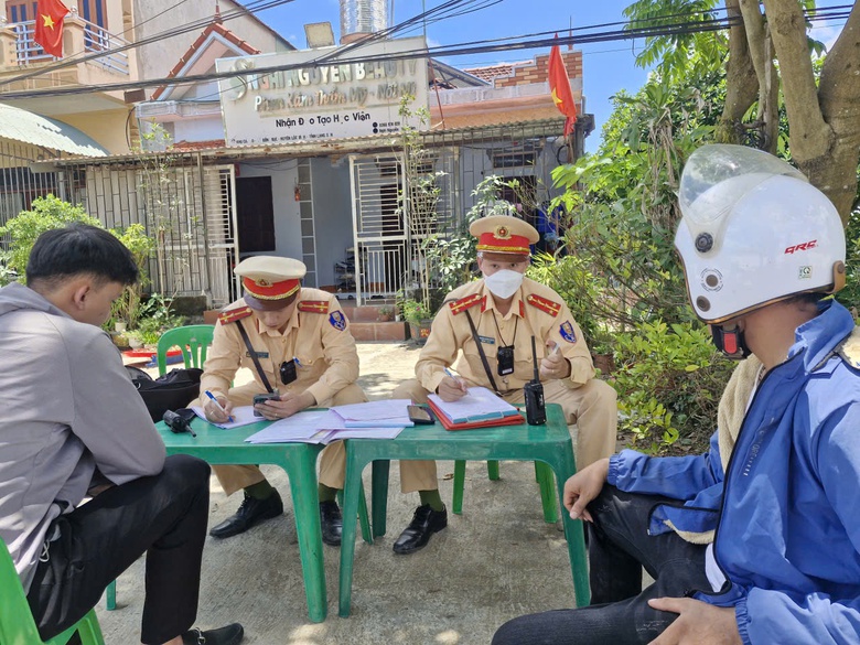 Nghịch l&yacute; đường rộng, đẹp lại nhiều vi phạm v&agrave; mất ATGT tại Lạng Sơn - Ảnh 7.