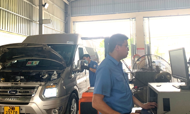 &Ocirc; t&ocirc; tr&ecirc;n 8 chỗ cải tạo th&agrave;nh &ocirc; t&ocirc; con, ph&iacute; đường bộ c&oacute; giảm? - Ảnh 1.