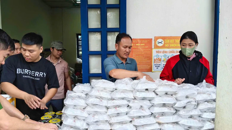 Tình người nơi rốn lũ Mường Than - Ảnh 12.