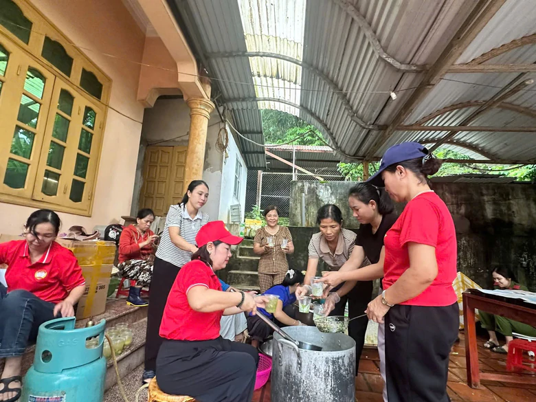 Tình người nơi rốn lũ Mường Than - Ảnh 15.