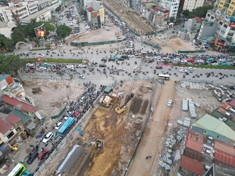 Hà Nội điều chỉnh tổ chức giao thông đường La Thành phục vụ thi công Vành đai 1 - Ảnh 1.