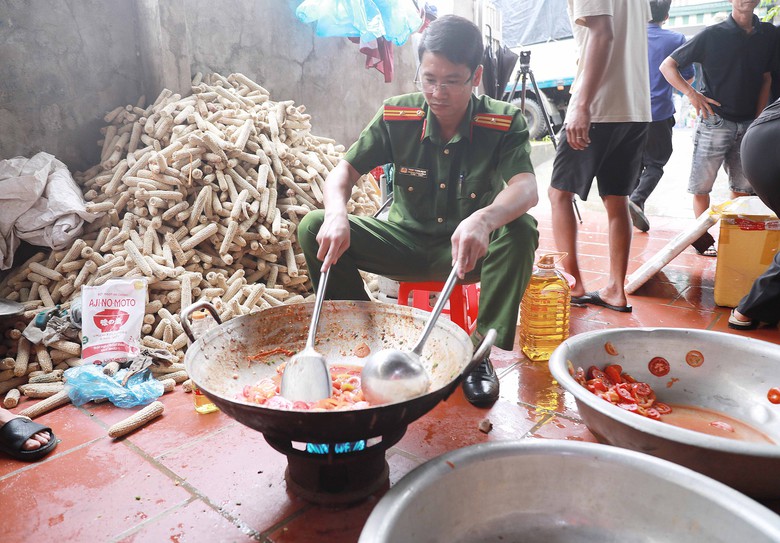 Tình người nơi rốn lũ Mường Than - Ảnh 6.