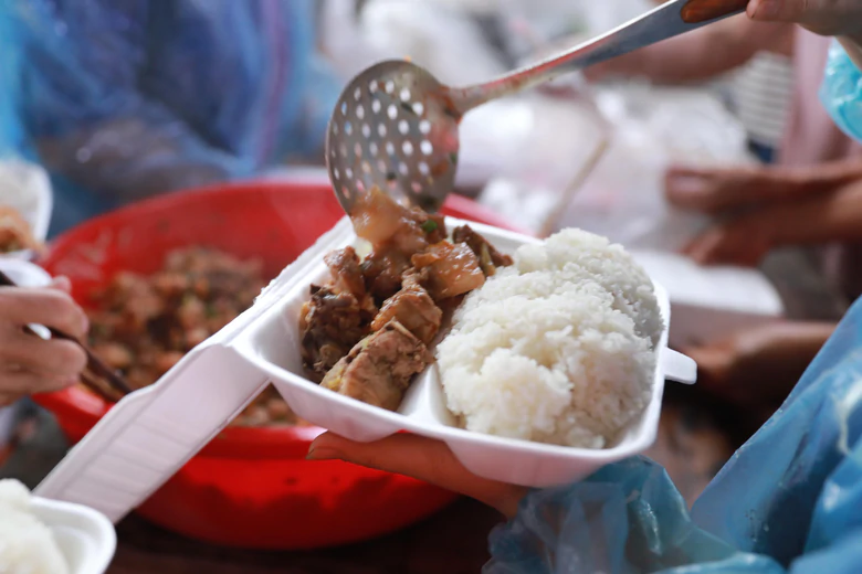 Tình người nơi rốn lũ Mường Than - Ảnh 7.
