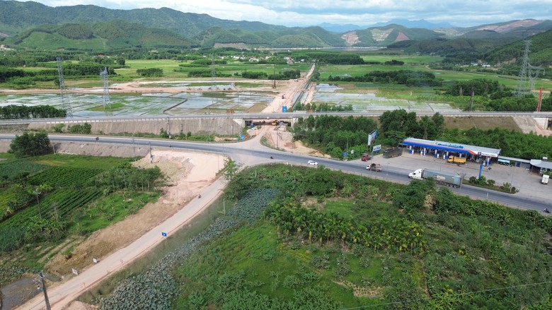 Huế: Đề xuất xây cầu vượt đường tránh TP Huế dẫn vào cao tốc Cam Lộ - La Sơn - Ảnh 1.