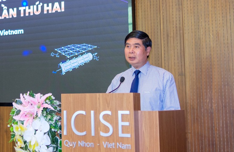 Gia Lai đón hơn 30 nhà khoa học quốc tế tham dự Trường học vật liệu tô pô lượng tử - Ảnh 1.