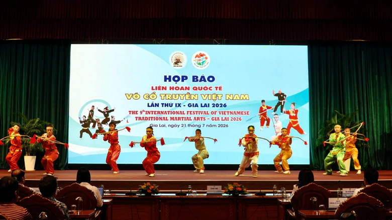 Gần 2.000 võ sư, võ sinh hội tụ tại Liên hoan Quốc tế Võ cổ truyền Việt Nam ở Gia Lai - Ảnh 1.