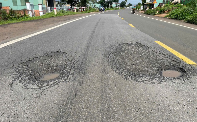 Gia Lai: Quốc lộ 19 xuất hiện ổ voi ổ gà gây mất an toàn giao thông 2026 - Ảnh 7.