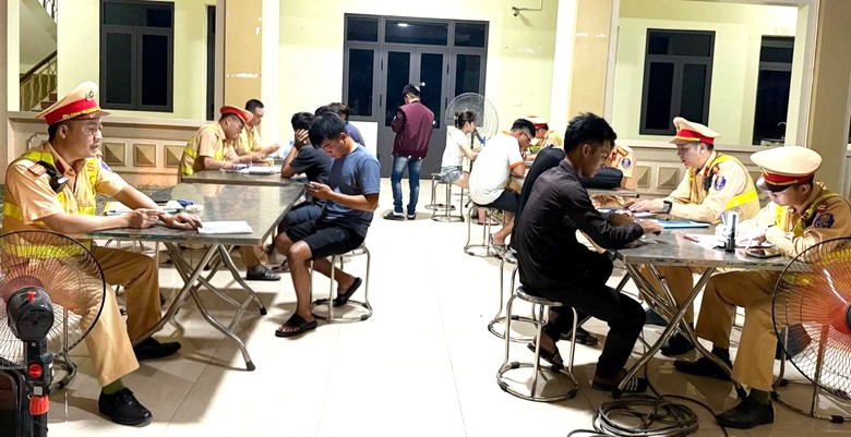 Ninh Bình xử lý vi phạm giao thông , phạt gần 150 triệu đồng trong năm 2026 - Ảnh 1.