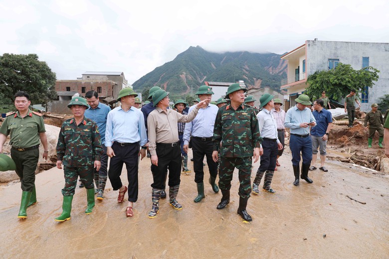Phó Thủ tướng Chính phủ Hồ Quốc Dũng kiểm tra, chỉ đạo khắc phục hậu quả mưa lũ tại Lai Châu - Ảnh 2.