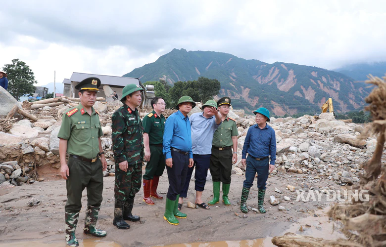 Những ngôi nhà mới khu tái định cư cho người dân Mường Thang đang thành hình? - Ảnh 19.
