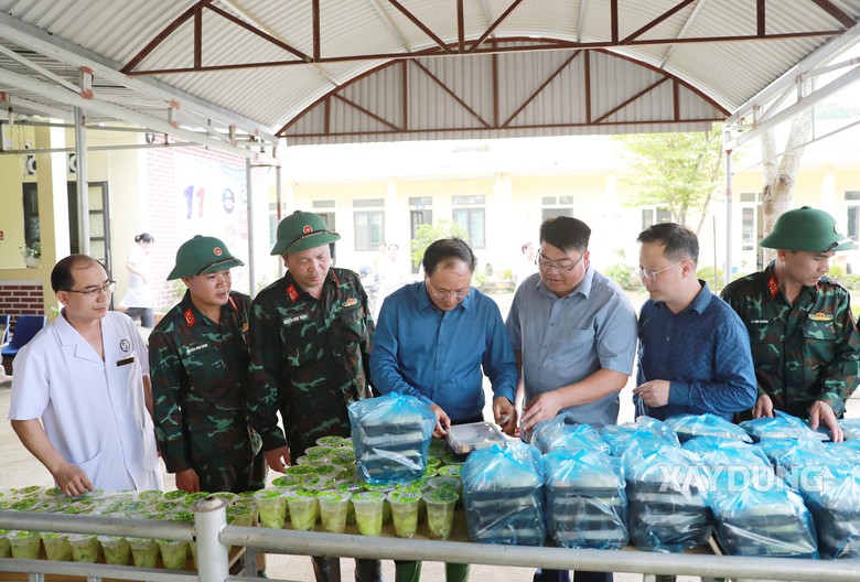 Những ngôi nhà mới khu tái định cư cho người dân Mường Thang đang thành hình? - Ảnh 20.