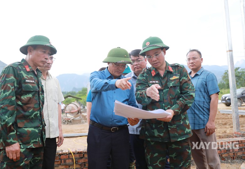 Những ngôi nhà mới khu tái định cư cho người dân Mường Thang đang thành hình? - Ảnh 16.