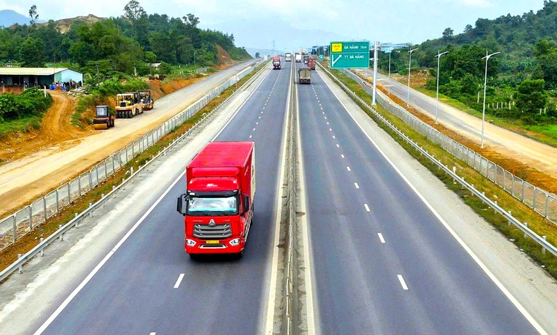 Xe được chạy tối đa 80km/h tr&ecirc;n cao tốc H&ograve;a Li&ecirc;n - T&uacute;y Loan - Ảnh 1.