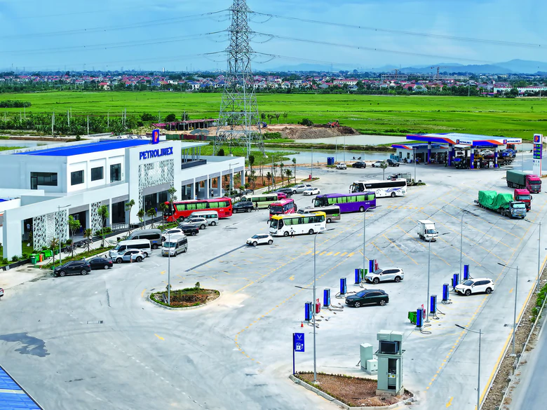 Không để cao tốc chờ trạm dừng nghỉ - Ảnh 1.