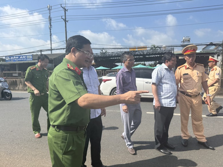 Người mẹ vụ ch&aacute;y xe kh&aacute;ch 7 người tử vong ở Đồng Nai: &ldquo;T&ocirc;i &acirc;n hận v&igrave; kh&ocirc;ng cứu được con&rdquo; - Ảnh 2.