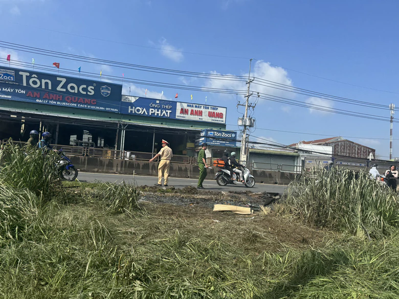Vụ ch&aacute;y xe 7 người chết: T&agrave;i xế &acirc;m t&iacute;nh với ma t&uacute;y, buồn ngủ n&ecirc;n t&ocirc;ng v&agrave;o taluy - Ảnh 1.