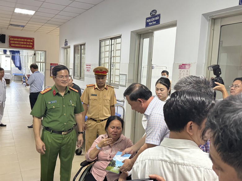 Người mẹ vụ ch&aacute;y xe kh&aacute;ch 7 người tử vong ở Đồng Nai: &ldquo;T&ocirc;i &acirc;n hận v&igrave; kh&ocirc;ng cứu được con&rdquo; - Ảnh 3.