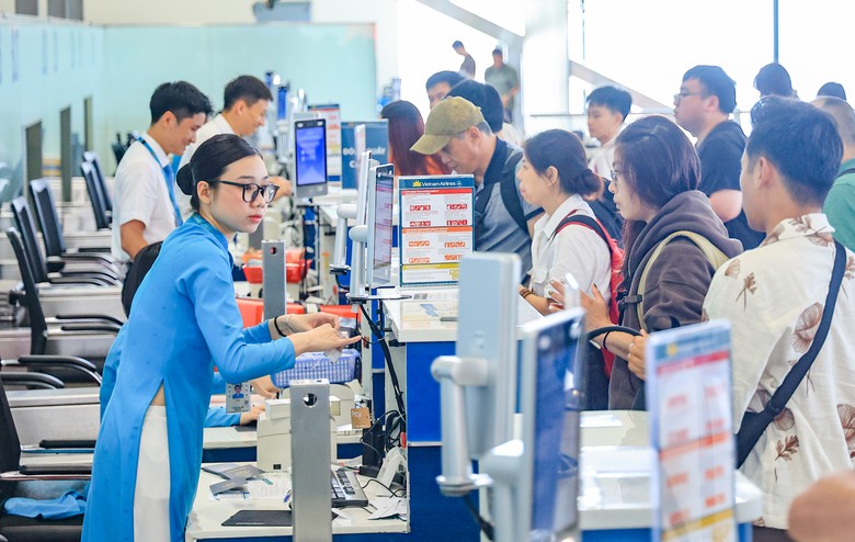 Hàng không tăng trưởng gần 10% về hành khách trong 6 tháng đầu năm - Ảnh 2.
