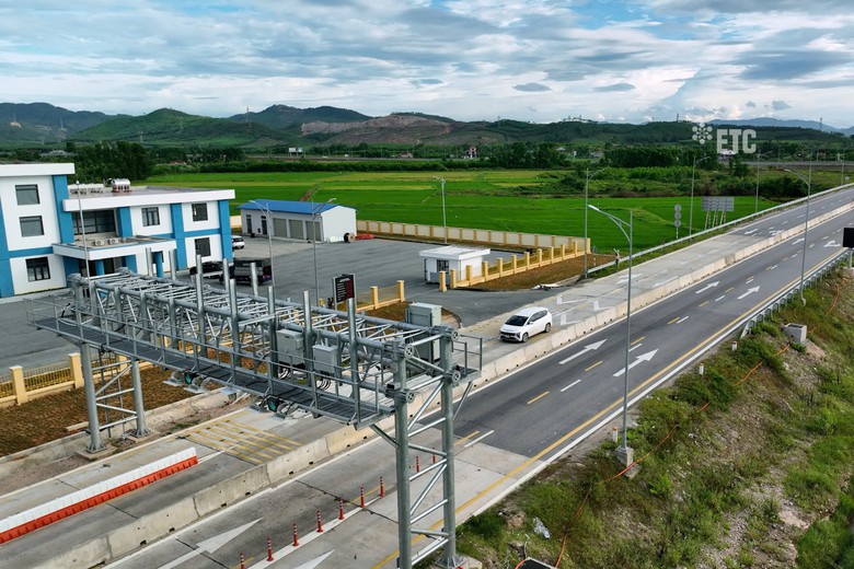 Thu hơn 29 tỷ đồng sau một tuần thu phí 5 tuyến cao tốc - Ảnh 1.