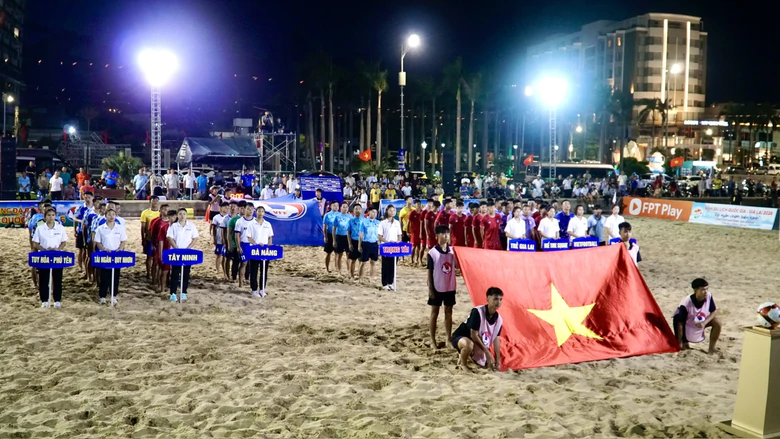 Hơn 230 vận động vi&ecirc;n tranh t&agrave;i tại Giải B&oacute;ng đ&aacute; b&atilde;i biển V&ocirc; địch Quốc gia 2026 - Ảnh 1.