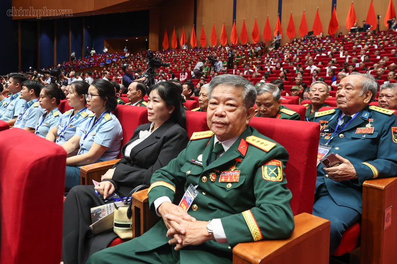 Những h&igrave;nh ảnh x&uacute;c động tại Hội nghị tri &acirc;n người c&oacute; c&ocirc;ng với c&aacute;ch mạng to&agrave;n quốc năm 2026 - Ảnh 9.