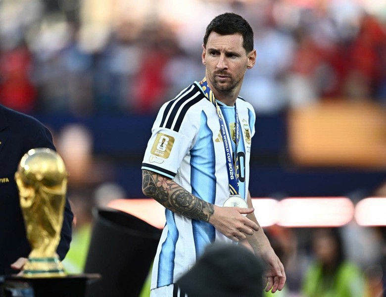 FIFA c&ocirc;ng bố đội h&igrave;nh xuất sắc nhất World Cup 2026: Những sự vắng mặt g&acirc;y tranh c&atilde;i - Ảnh 1.