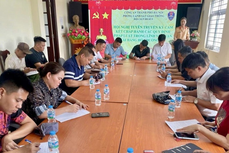 H&agrave; Nội: CSGT tuần tra - Ảnh 2.