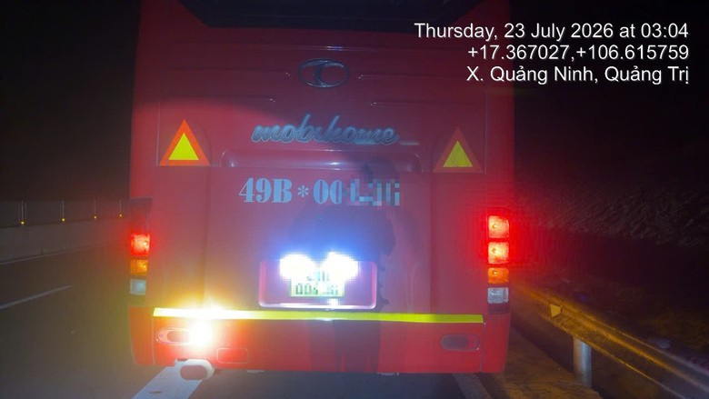 CSGT xuy&ecirc;n đ&ecirc;m r&agrave; so&aacute;t xe kinh doanh vận tải, x&aacute;c minh hơn 4.000 t&agrave;i xế vi phạm - Ảnh 3.