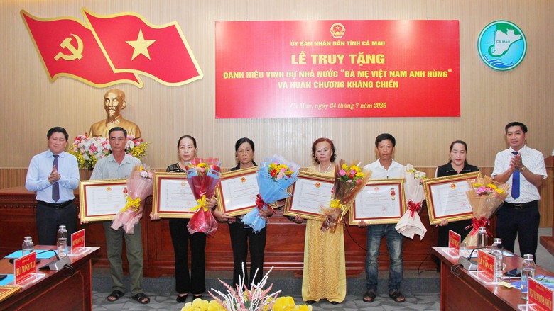 Cà Mau: Truy tặng danh hiệu "Bà mẹ Việt Nam anh hùng" Huân chương Kháng chiến cho liệt sĩ - Ảnh 2.