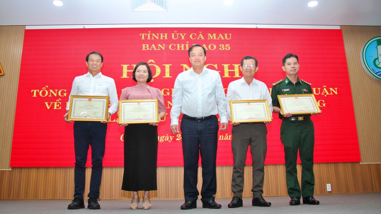C&agrave; Mau: Gần 2.500 t&aacute;c phẩm tranh t&agrave;i tại cuộc thi bảo vệ nền tảng tư tưởng của Đảng - Ảnh 3.