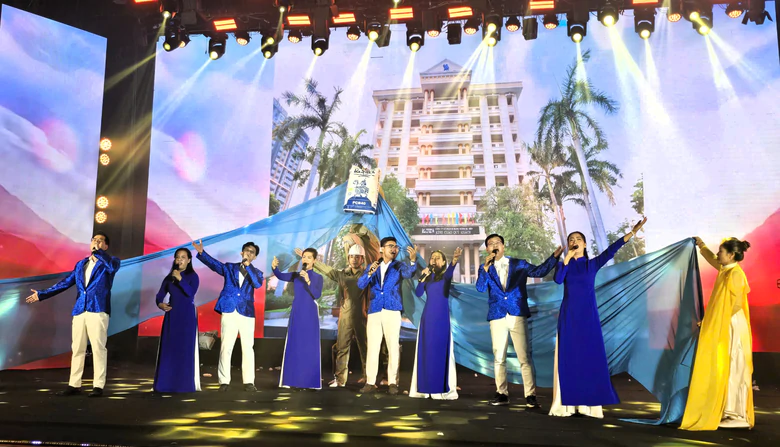 VICEM t&ocirc;n vinh gi&aacute; trị văn h&oacute;a doanh nghiệp qua Li&ecirc;n hoan nghệ thuật Xi măng 2026 - Ảnh 45.